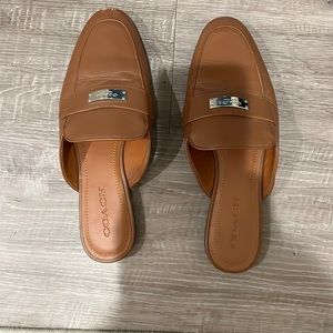COACH FLATS